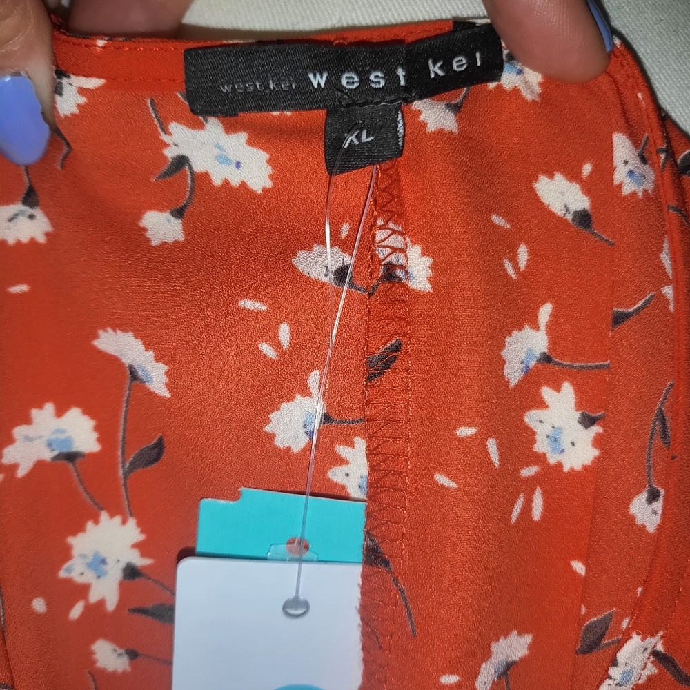 West Kei Red Floral V-Neck Blouse - Picture 5 of 5
